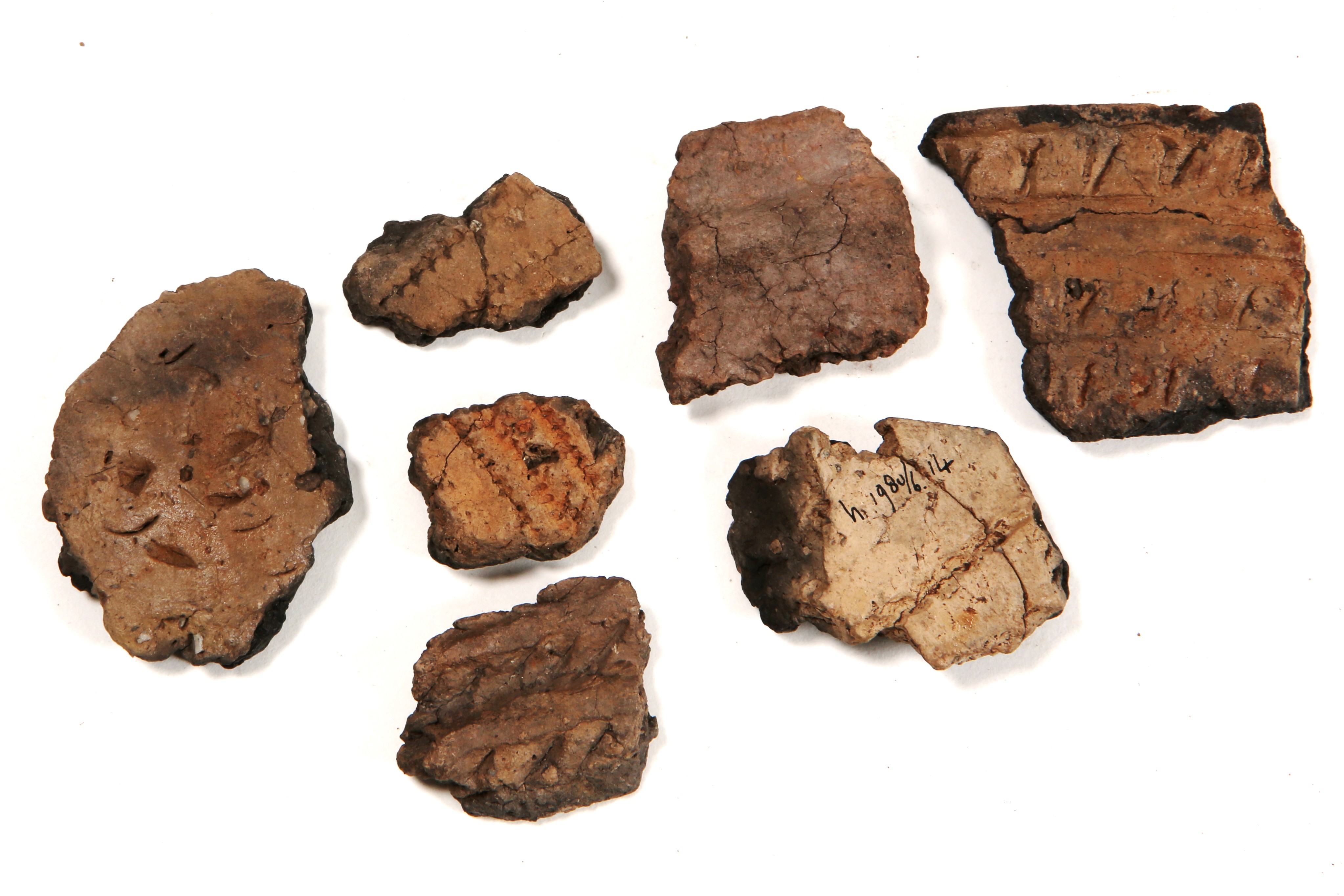 Foto van Aardewerk, handgevormd