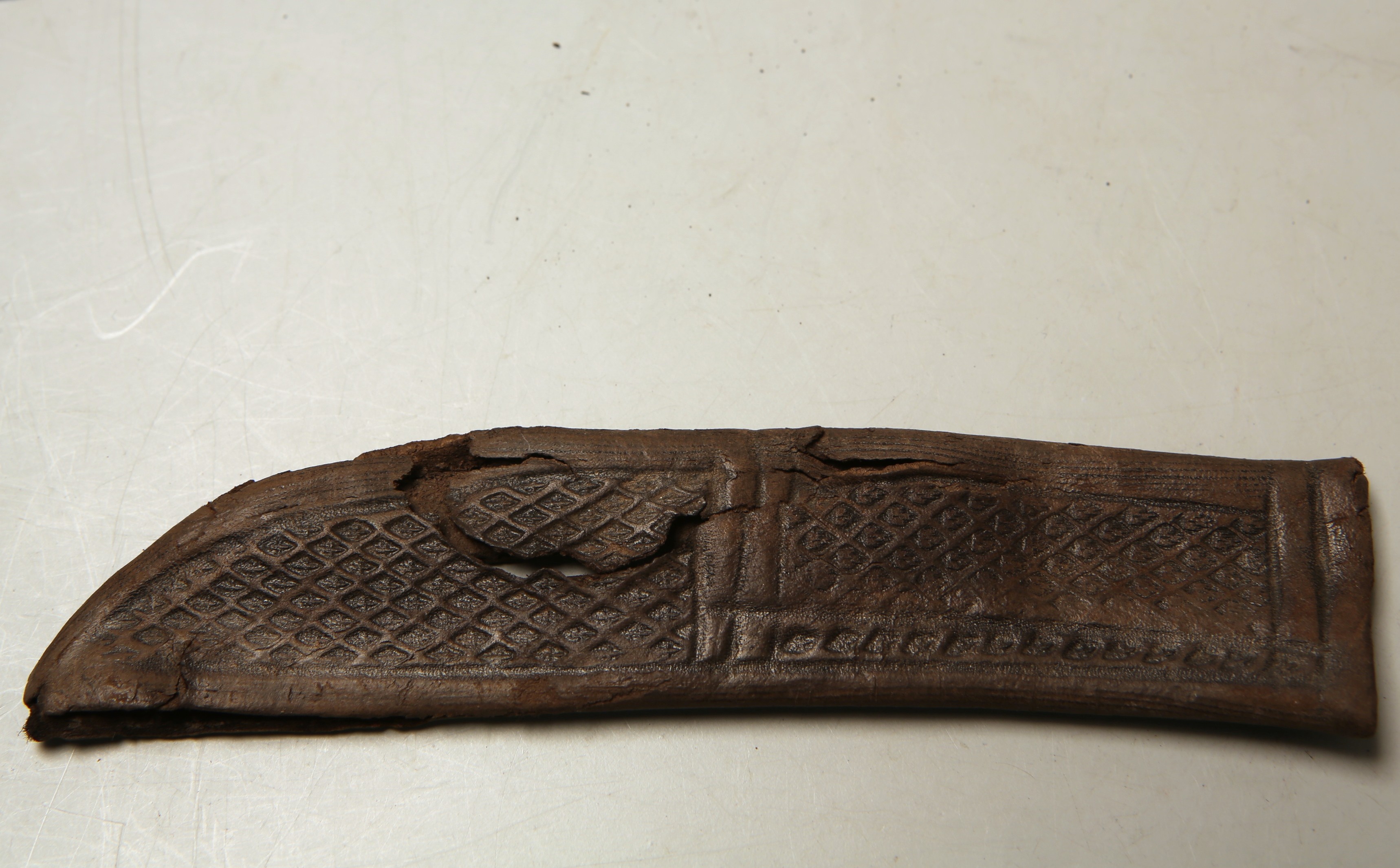 Nog een foto van  Schede (dolk, zwaard of mes)