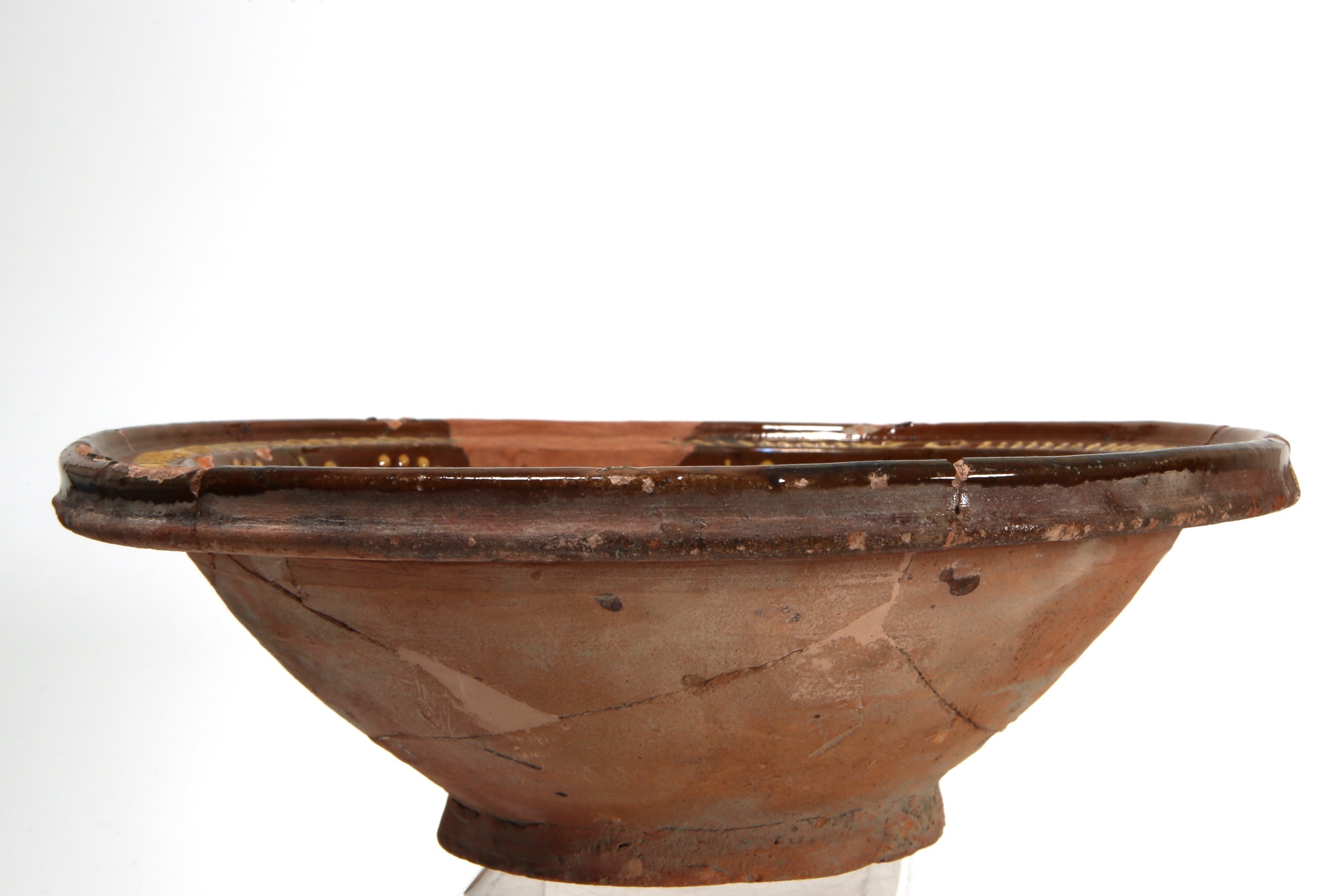 Nog een foto van  Roodbakkend geglazuurd:kom/(voet)schaal