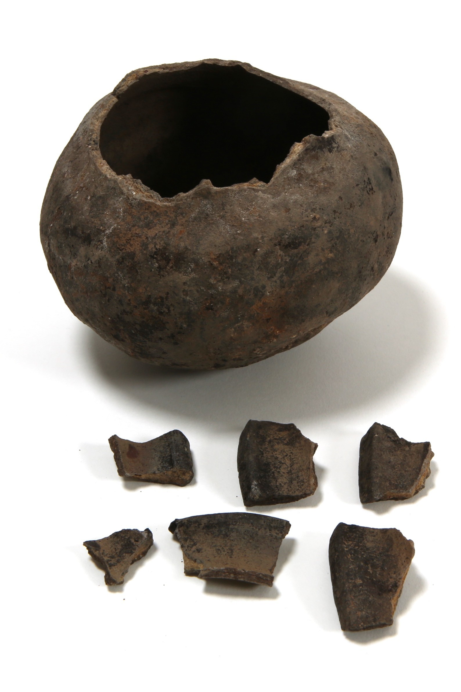 Nog een foto van  Pingsdorf geelwitbakkend:pot, bolvormig