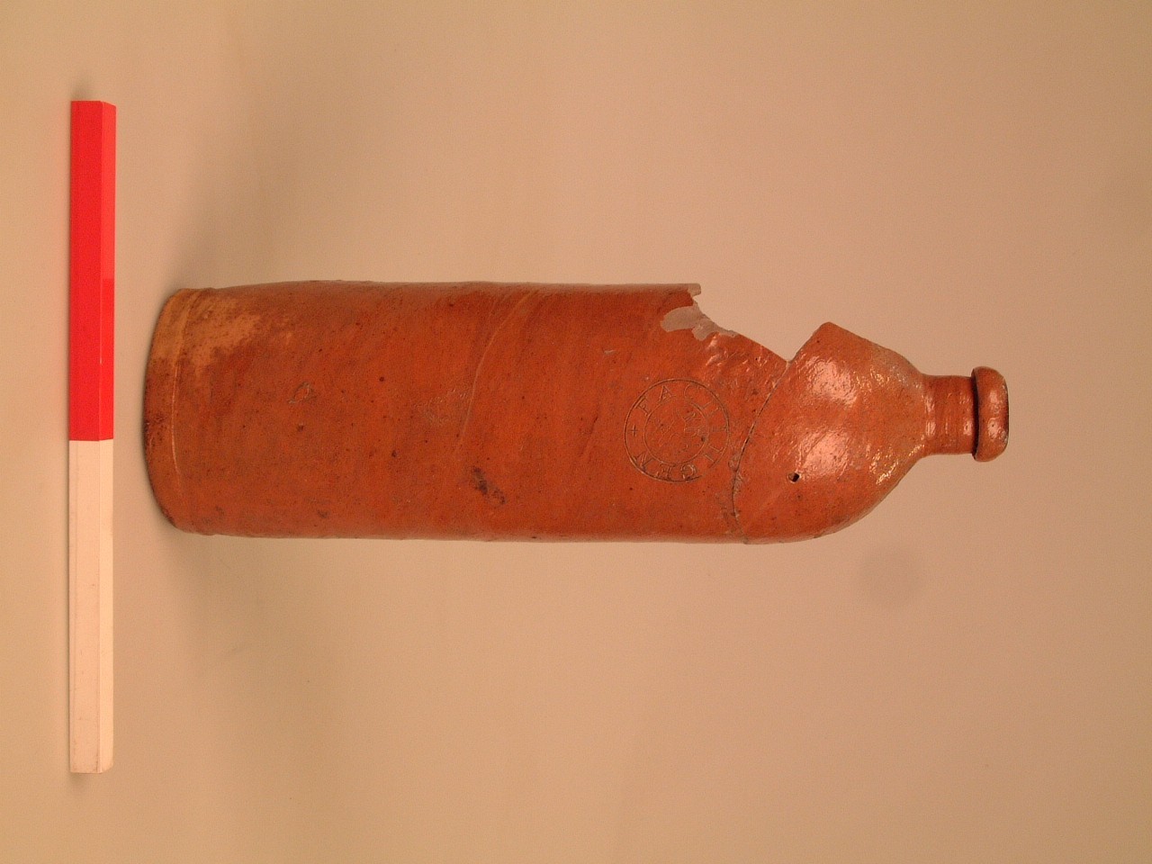 Foto van Steengoed geglazuurd:mineraalwaterfles