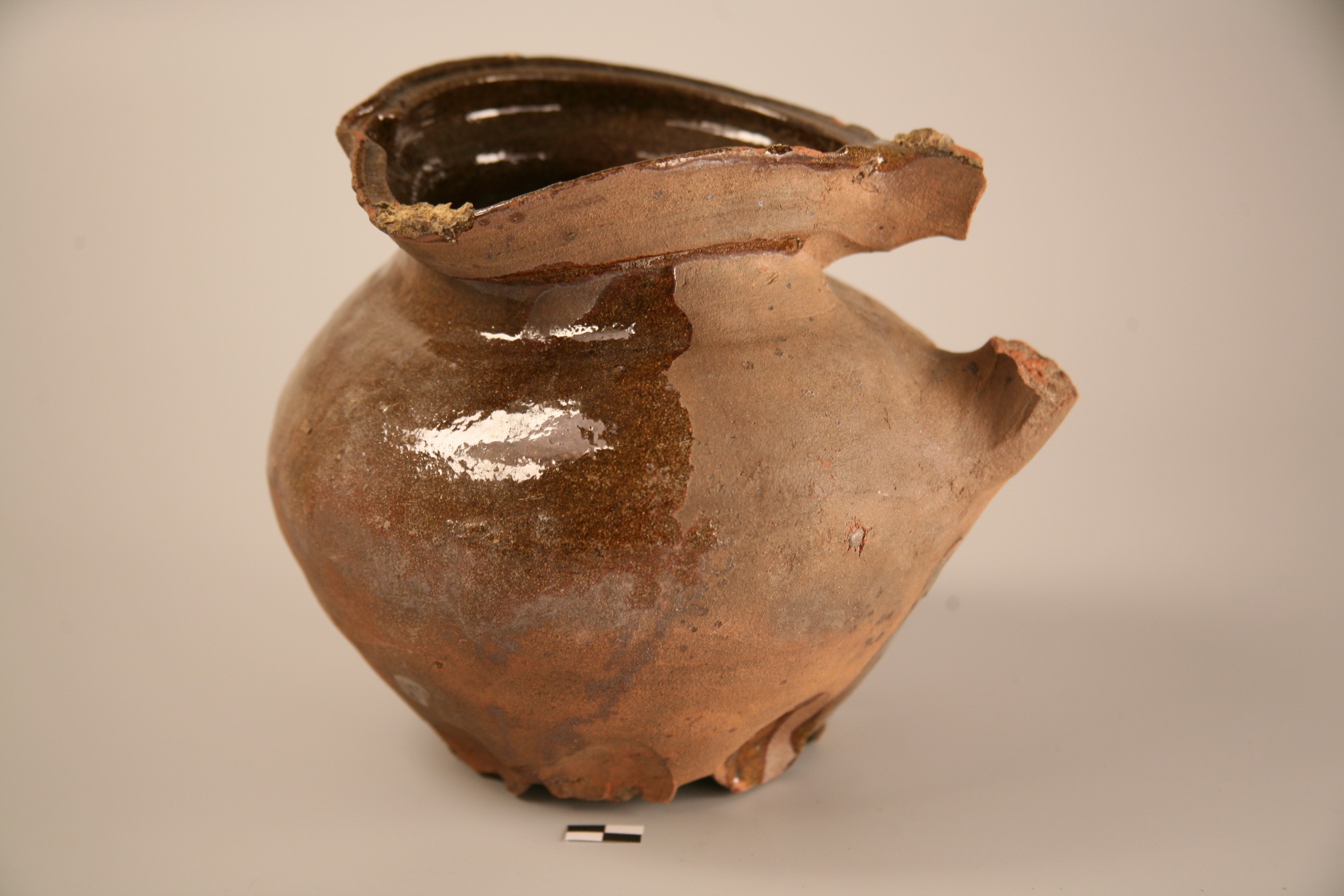 Nog een foto van  Roodbakkend geglazuurd:kan