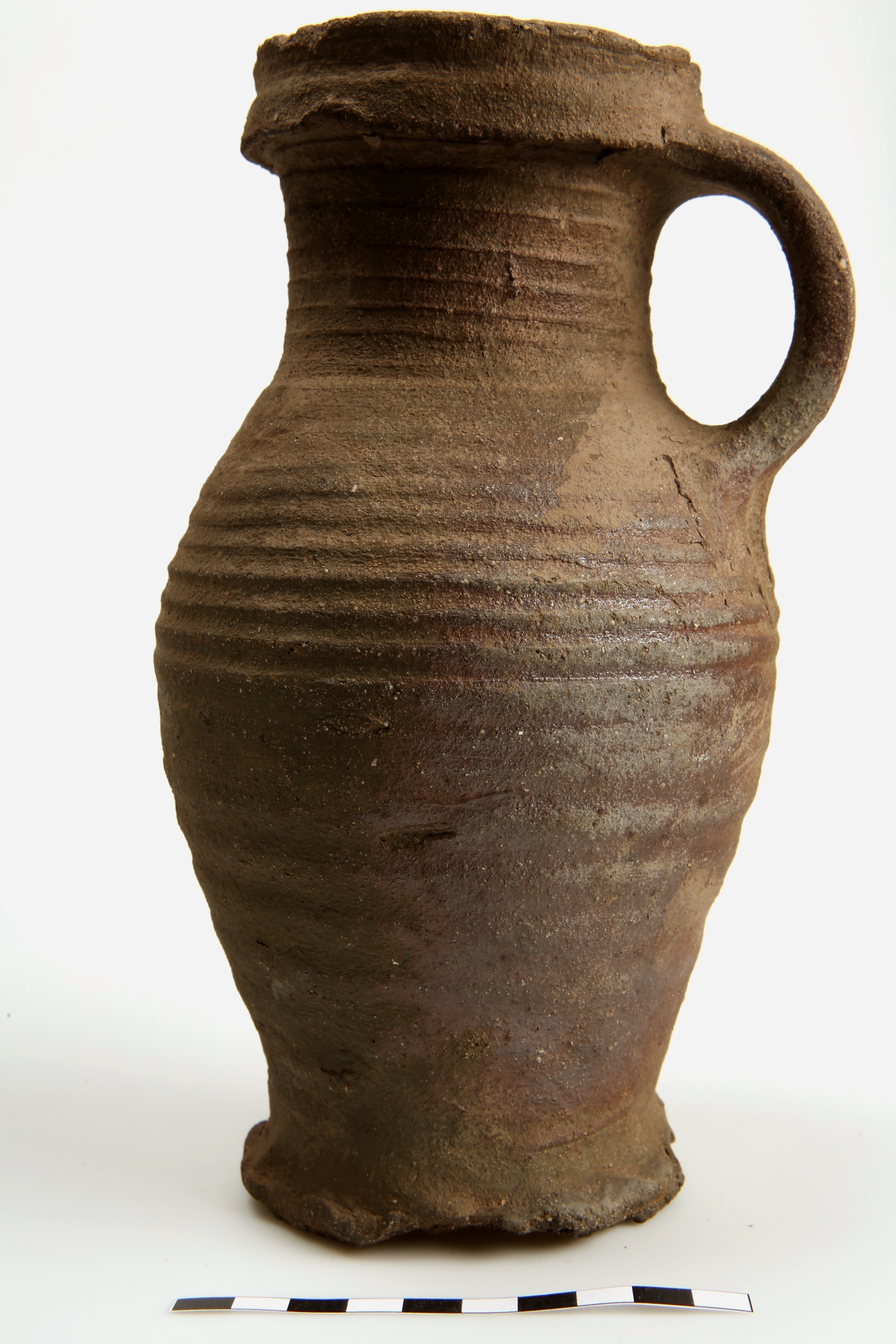 Nog een foto van  Proto-steengoed:kan