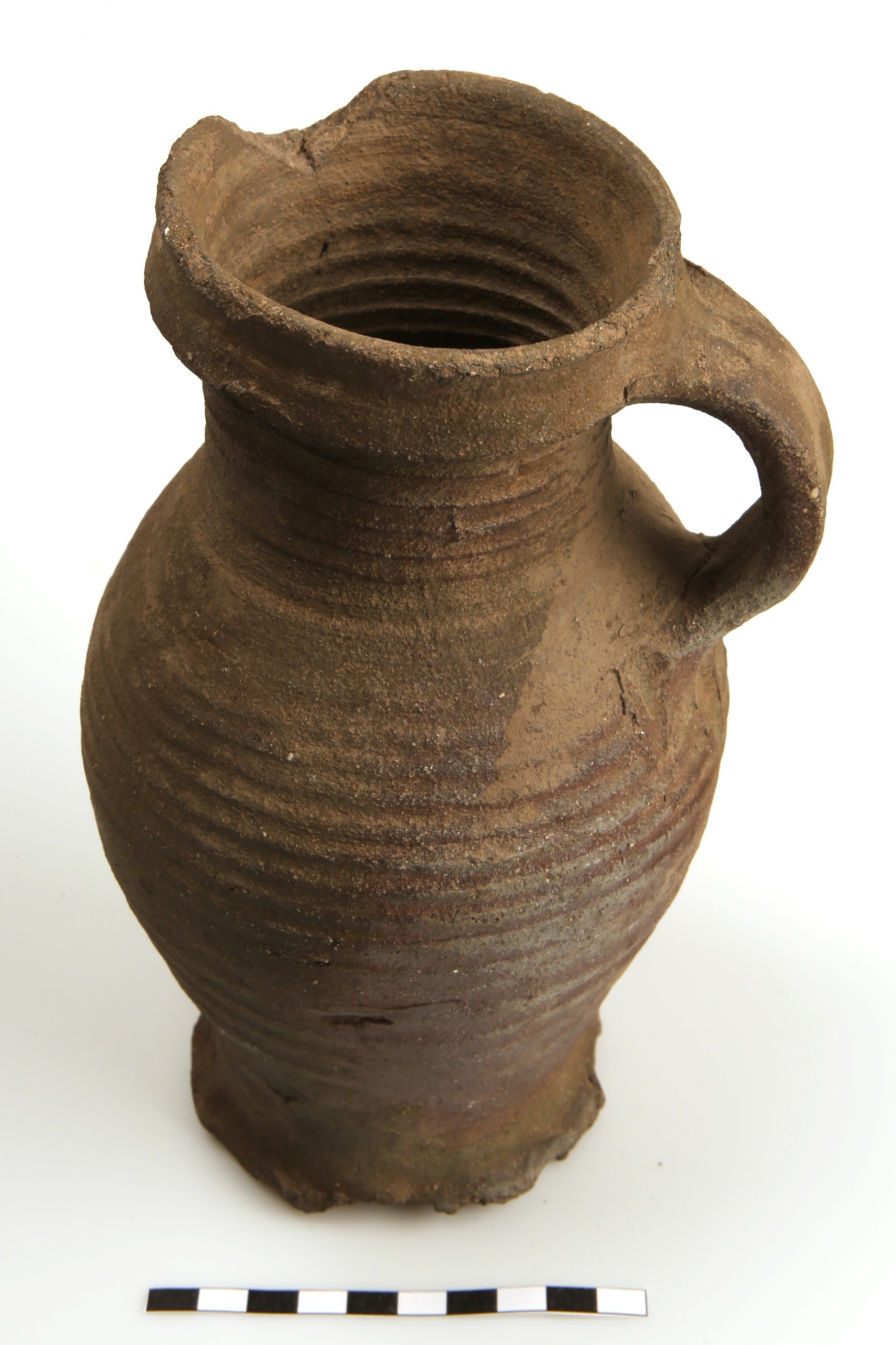 Nog een foto van  Proto-steengoed:kan