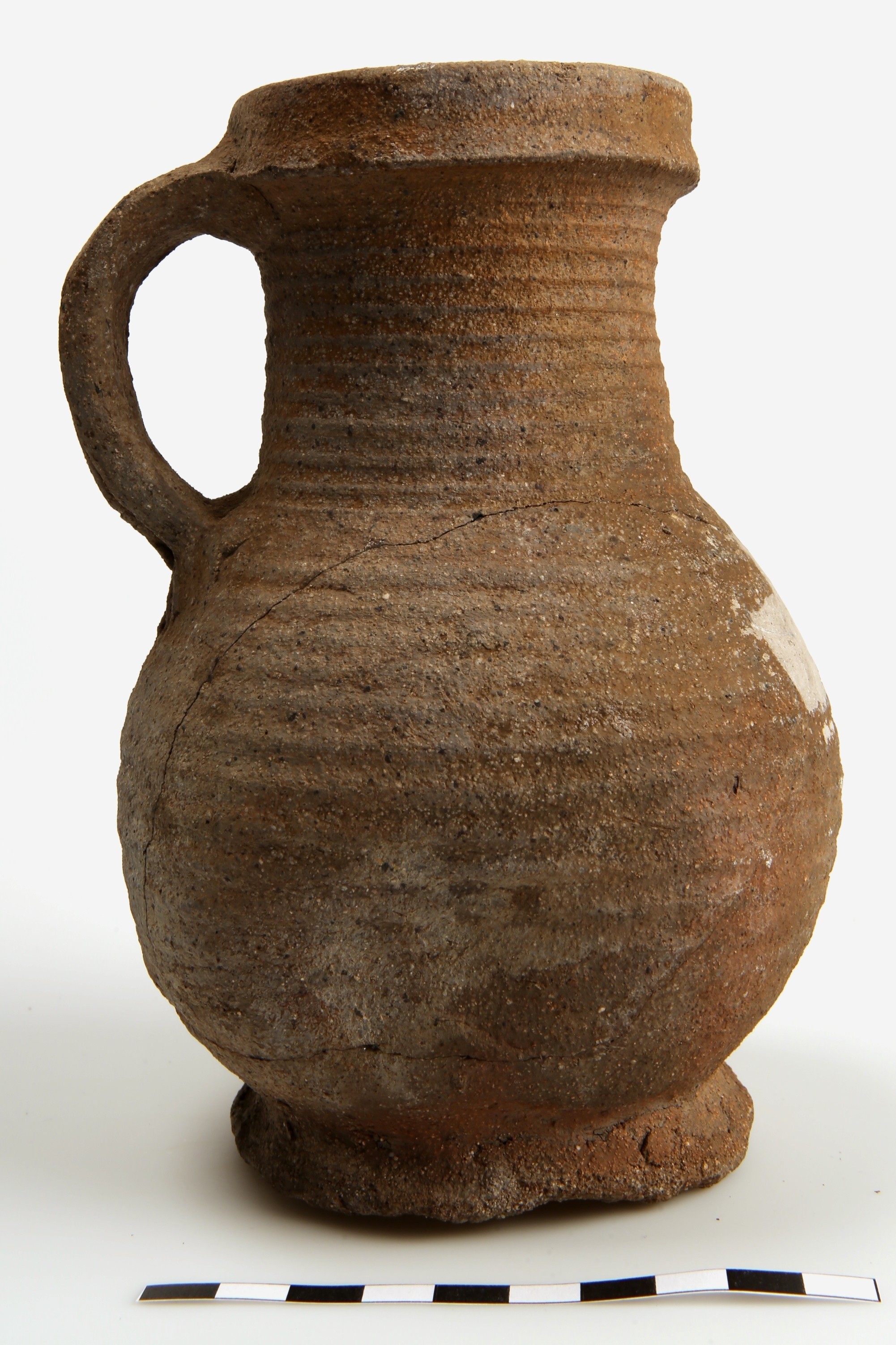 Nog een foto van  Proto-steengoed:kan