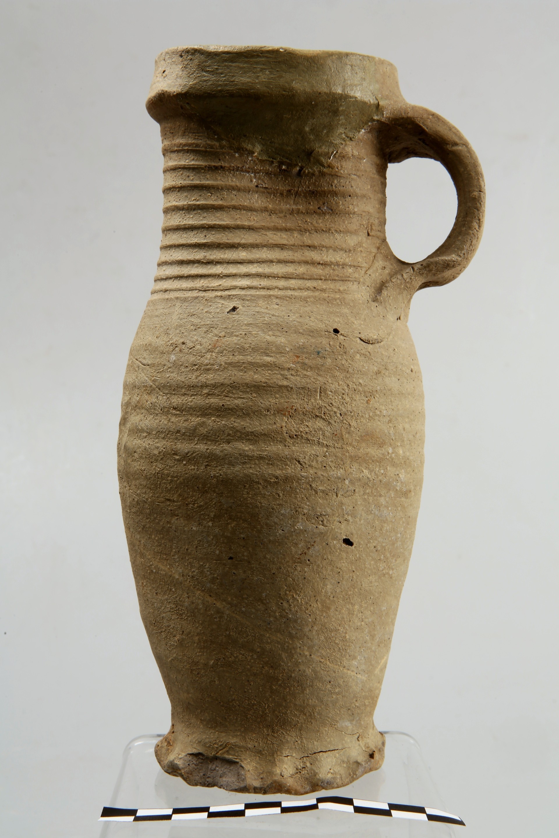 Nog een foto van  Proto-steengoed:kan