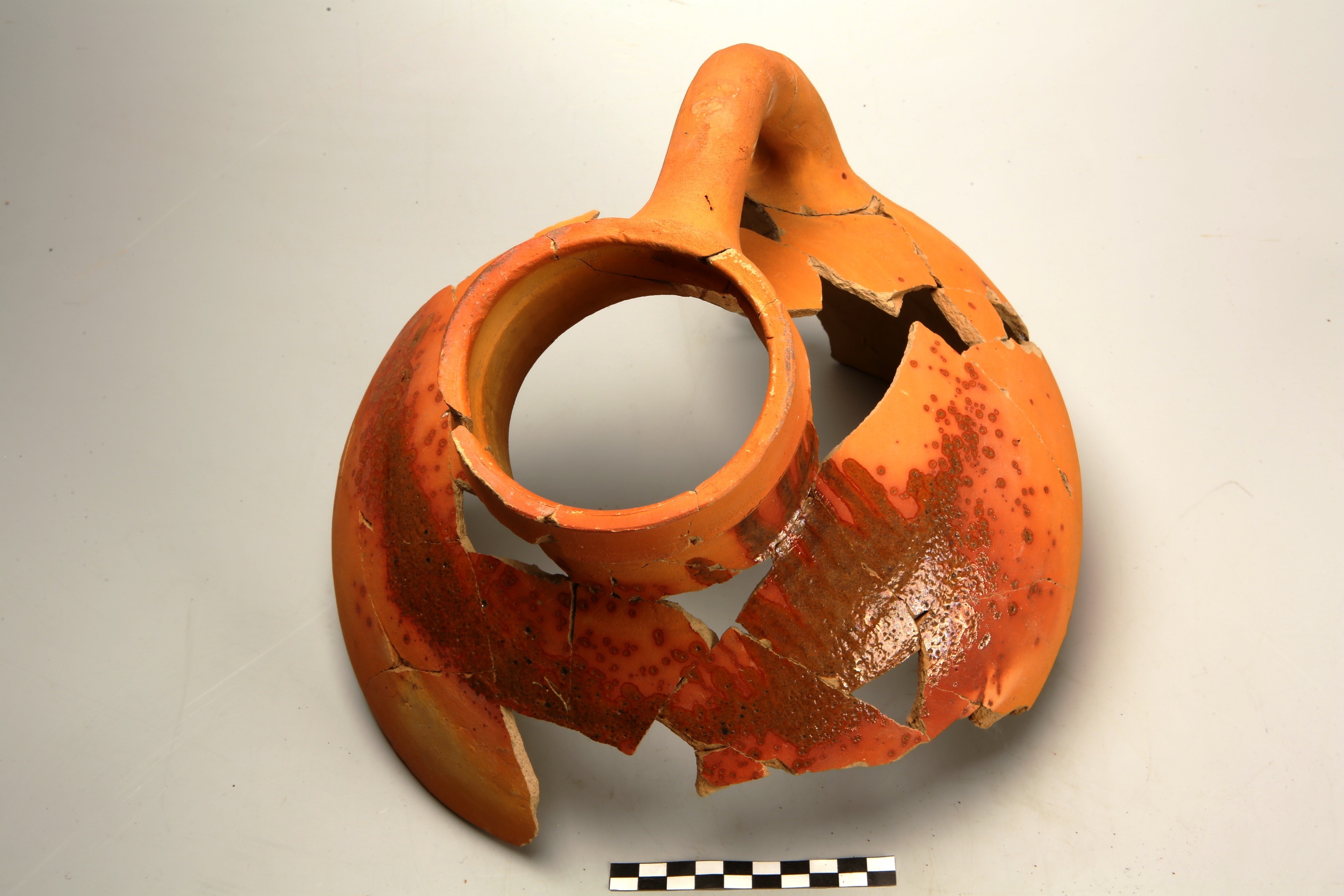 Nog een foto van  Roodbakkend geglazuurd:kan