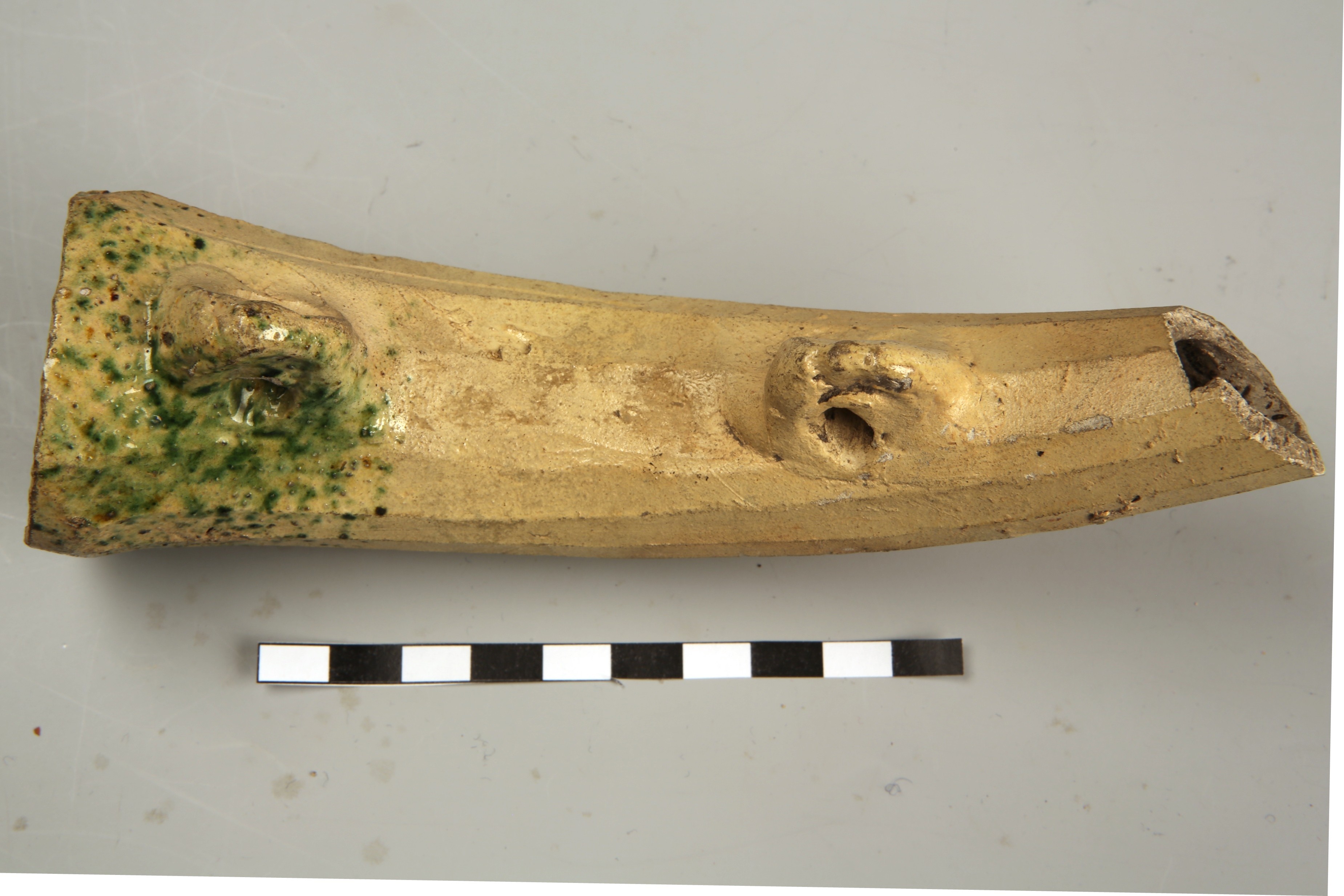 Nog een foto van  Witbakkend geglazuurd aardewerk