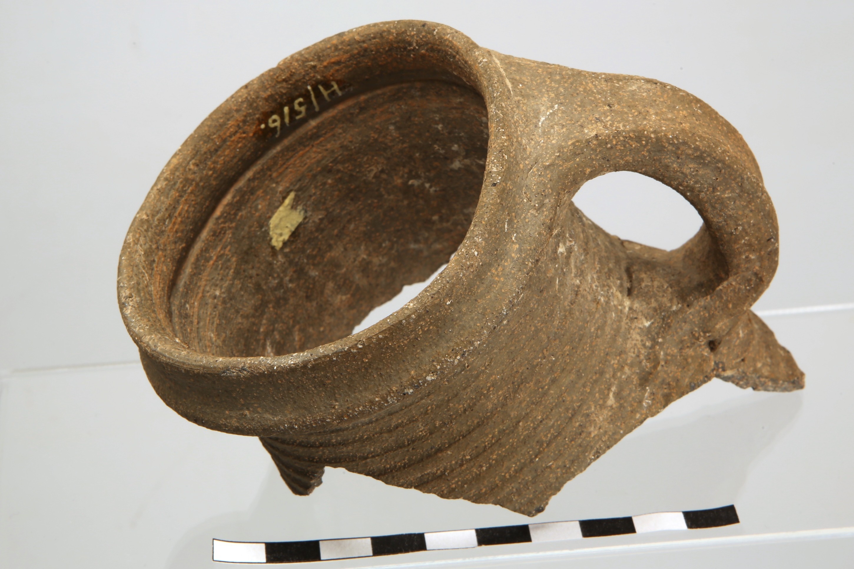 Nog een foto van  Proto-steengoed:kan