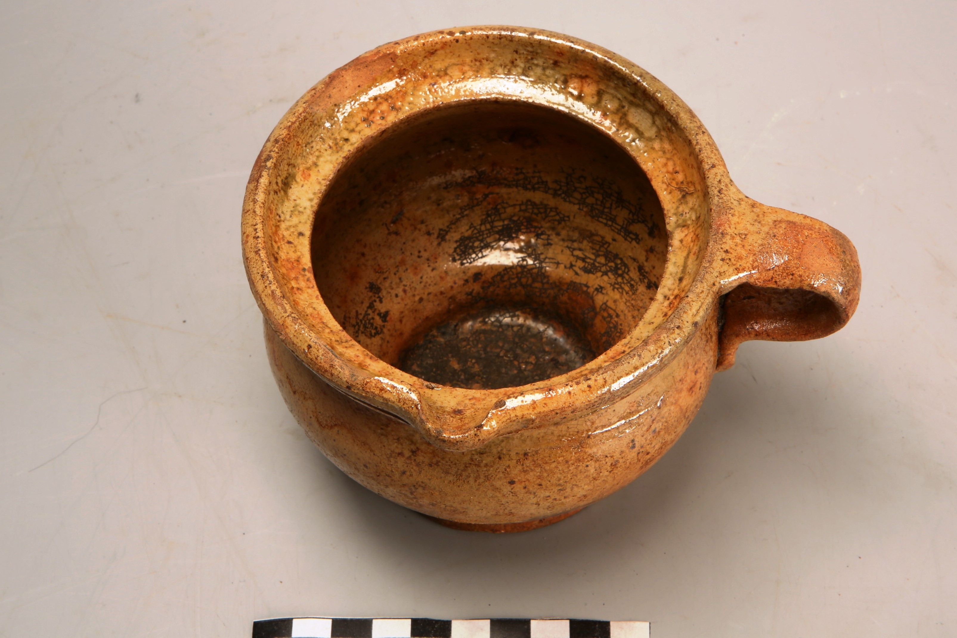 Nog een foto van  Roodbakkend (geglazuurd):pot, bolvormig