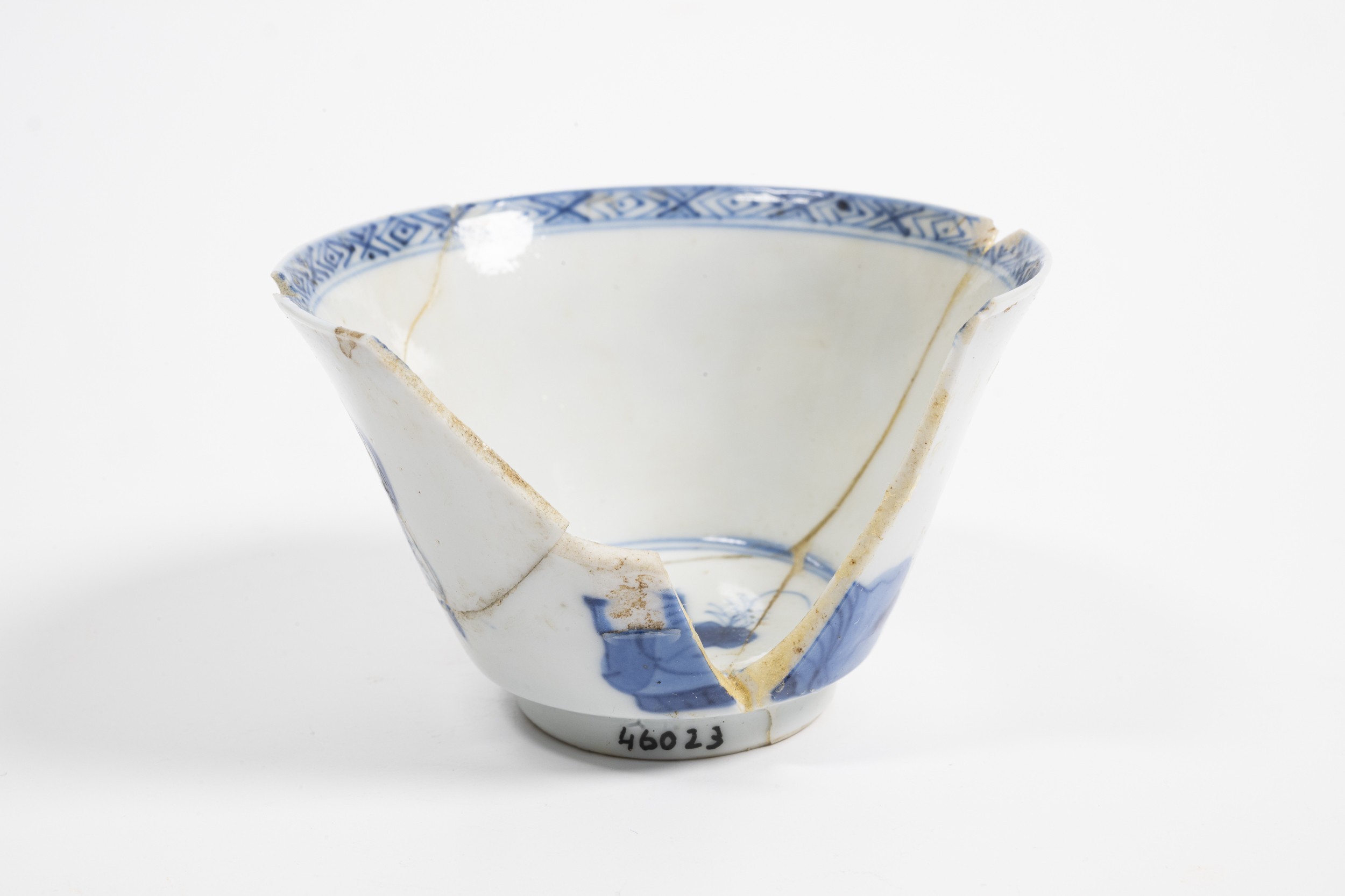 Nog een foto van  Porselein:kop/beker