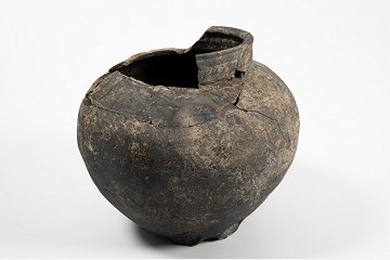 Foto van Grijsbakkend gedraaid:pot, bolvormig